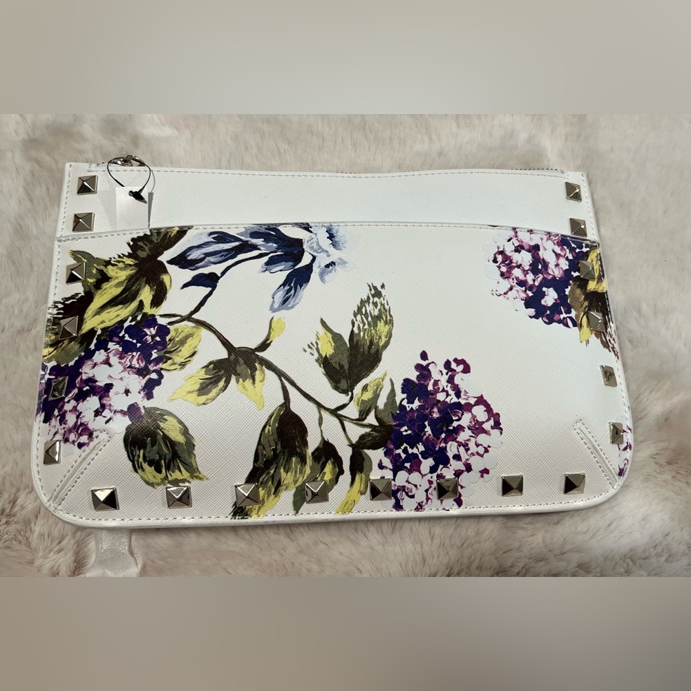 NWT WHBM zipper clutch in white with floral detail and gold rock studs
